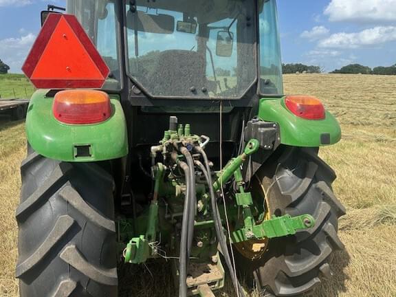 Image of John Deere 5090E equipment image 4