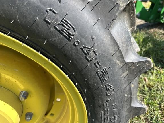 Image of John Deere 5090E equipment image 4