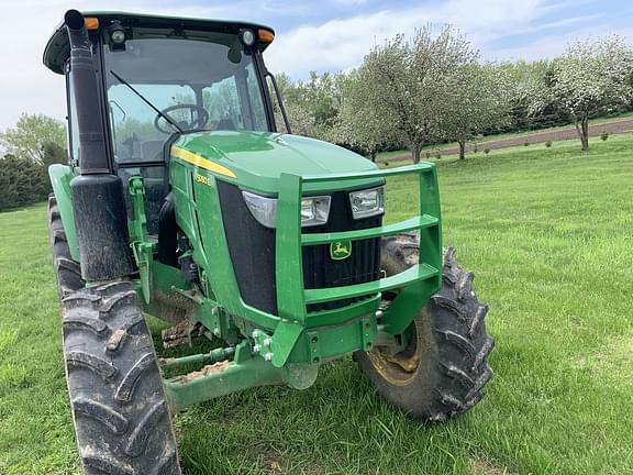 Image of John Deere 5090E equipment image 3