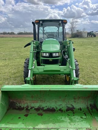 Image of John Deere 5090E equipment image 2