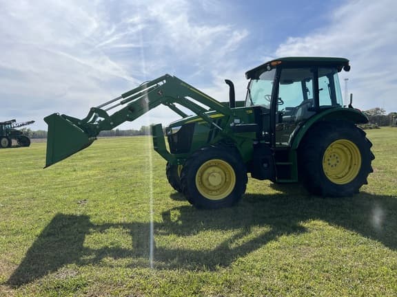 Image of John Deere 5090E equipment image 3
