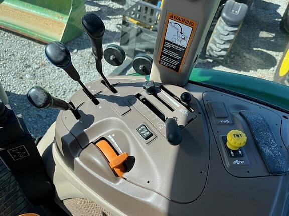 Image of John Deere 5090E equipment image 3