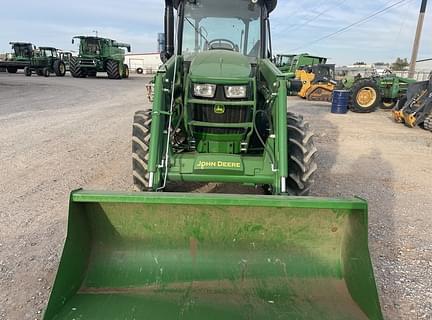 Image of John Deere 5090E equipment image 2