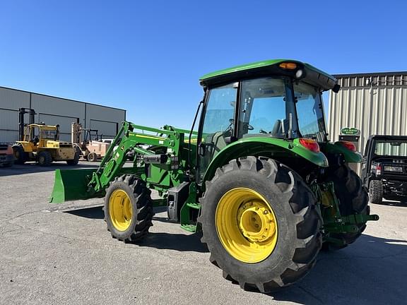 Image of John Deere 5090E equipment image 2