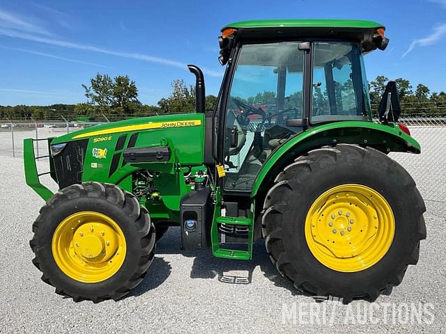 Image of John Deere 5090E equipment image 1