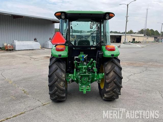 Image of John Deere 5090E equipment image 4