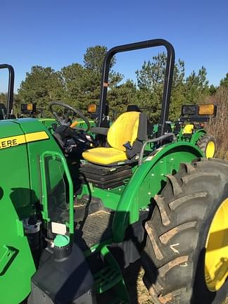 Image of John Deere 5090EL equipment image 4