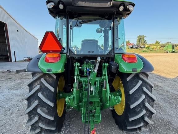 Image of John Deere 5090M equipment image 2