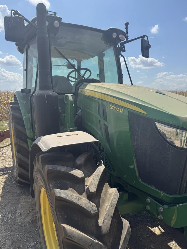 Image of John Deere 5090M equipment image 2