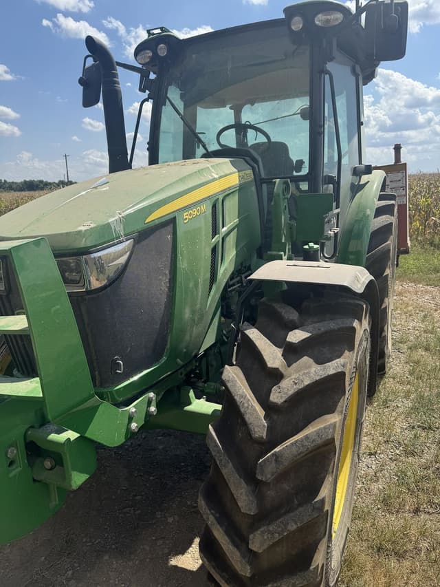 Image of John Deere 5090M equipment image 1