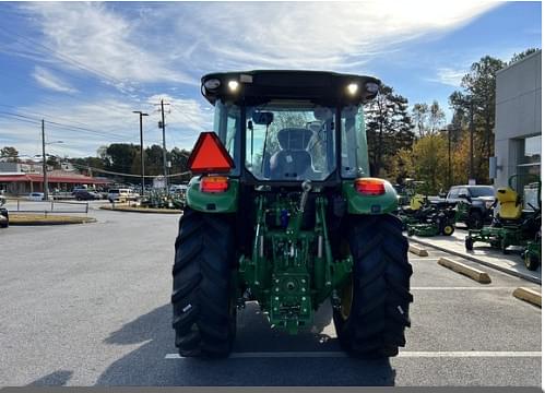 Image of John Deere 5090M equipment image 4