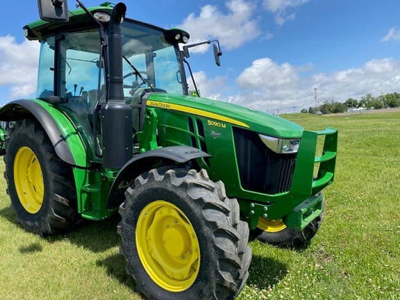 Image of John Deere 5090M equipment image 2