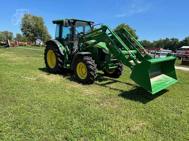 Image of John Deere 5090M equipment image 1