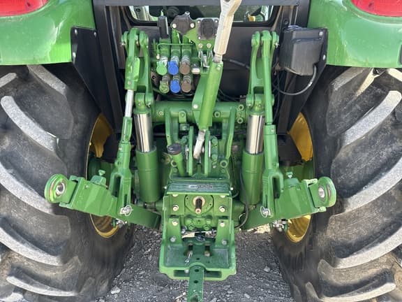 Image of John Deere 5090M equipment image 3
