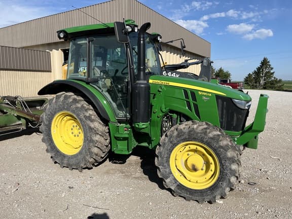 Image of John Deere 5090M equipment image 1