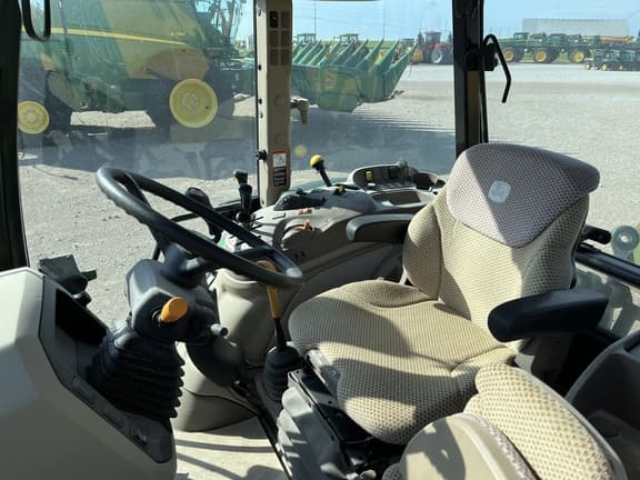 Image of John Deere 5090M equipment image 4