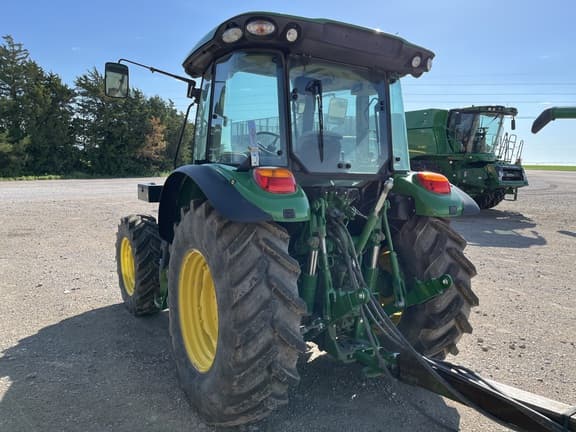 Image of John Deere 5090M equipment image 3