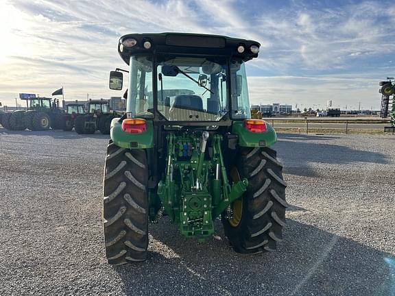 Image of John Deere 5095M equipment image 3