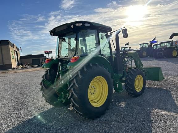 Image of John Deere 5095M equipment image 4