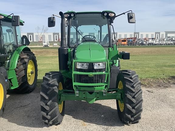 Image of John Deere 5095M equipment image 1