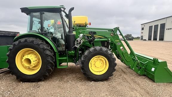 Image of John Deere 5095M equipment image 1