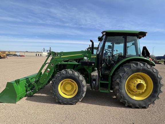Image of John Deere 5095M equipment image 3