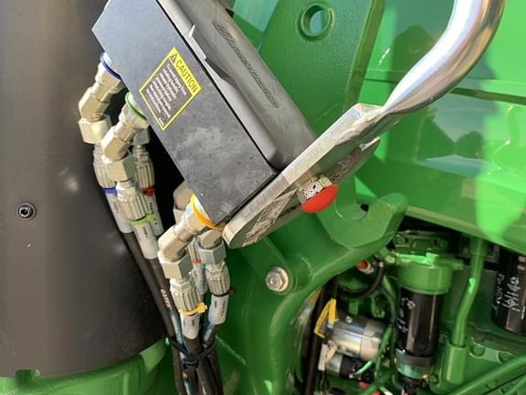 Image of John Deere 5095M equipment image 4