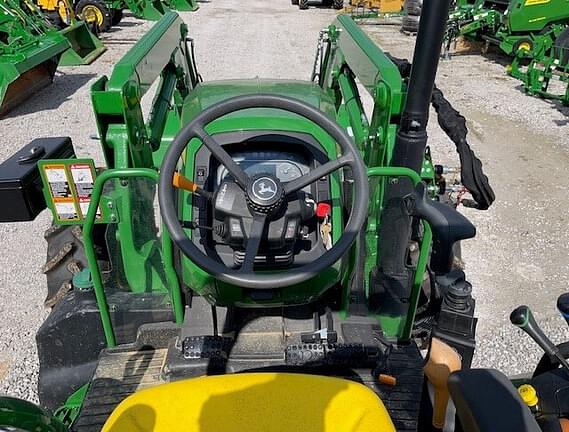 Image of John Deere 5095M equipment image 4