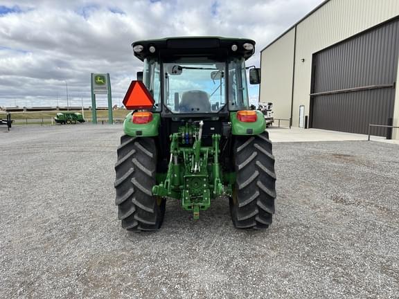 Image of John Deere 5095M equipment image 3