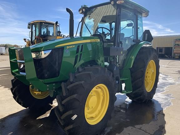 Image of John Deere 5095M equipment image 4