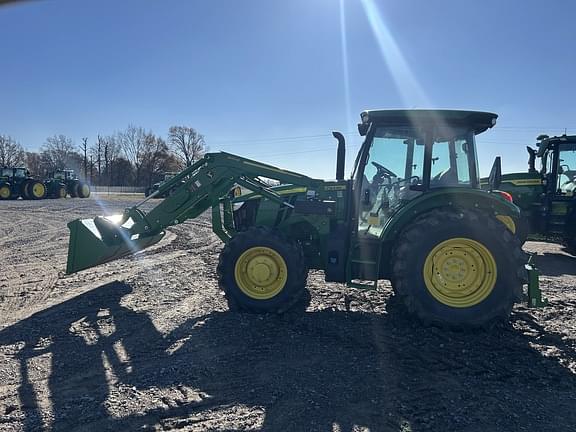 Image of John Deere 5095M equipment image 1