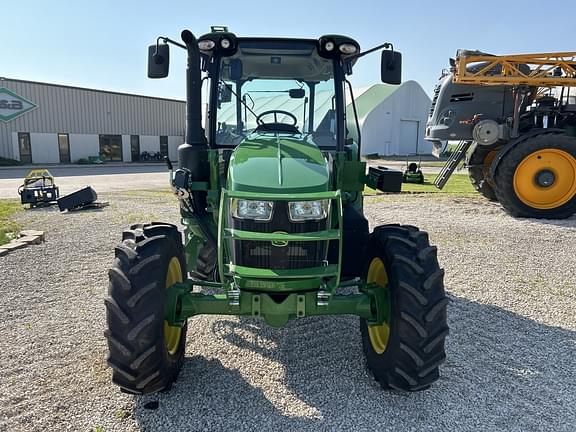 Image of John Deere 5095M equipment image 2