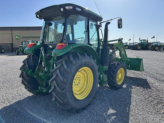 Image of John Deere 5095M equipment image 4