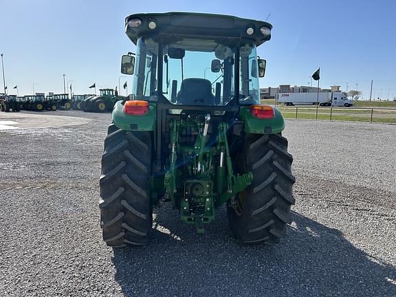 Image of John Deere 5095M equipment image 3