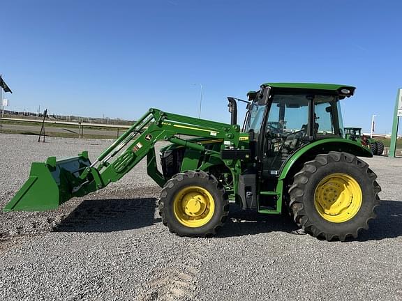 Image of John Deere 5095M equipment image 2