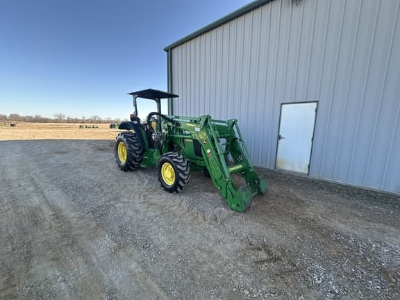 Image of John Deere 5095M equipment image 4