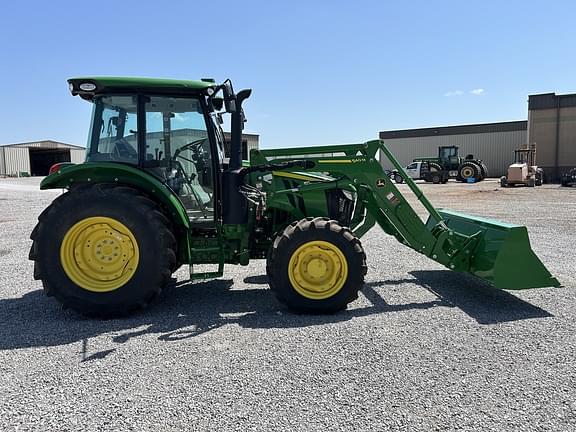 Image of John Deere 5095M equipment image 4