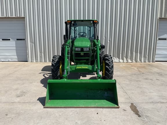 Image of John Deere 5100E equipment image 3