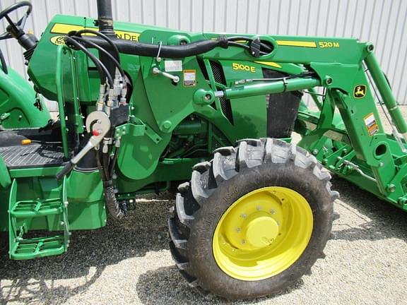 Image of John Deere 5100E equipment image 3