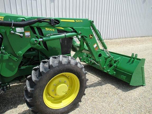 Image of John Deere 5100E equipment image 4