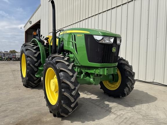 Image of John Deere 5100E equipment image 3