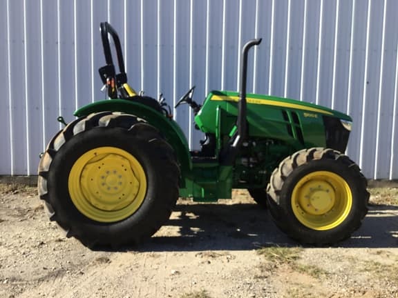 Image of John Deere 5100E equipment image 4