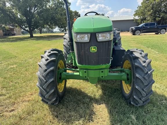 Image of John Deere 5100E equipment image 3
