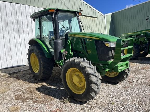 Image of John Deere 5100E equipment image 3