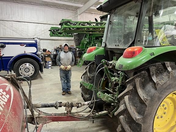 Image of John Deere 5100E equipment image 3