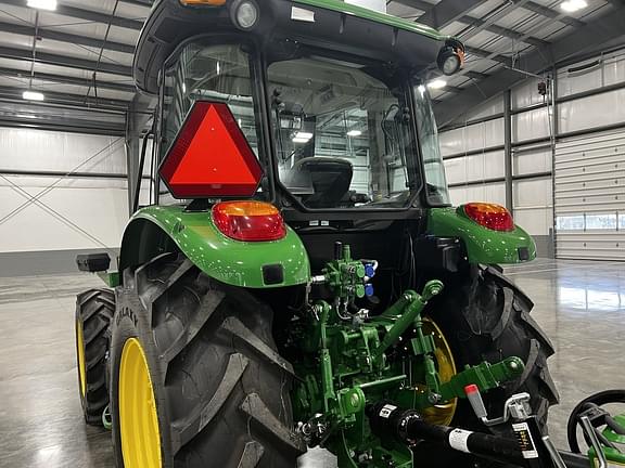 Image of John Deere 5100E equipment image 3