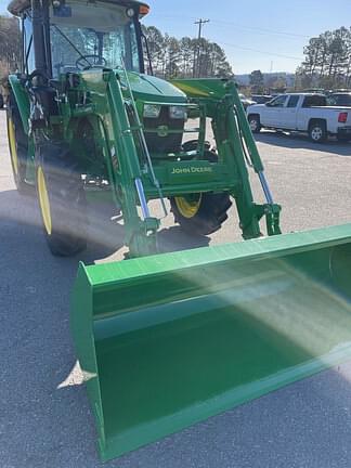 Image of John Deere 5100E equipment image 4