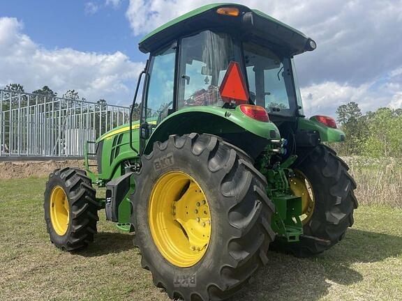 Image of John Deere 5100E equipment image 3