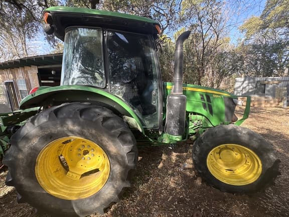 Image of John Deere 5100E equipment image 2