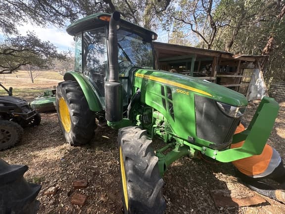 Image of John Deere 5100E equipment image 4